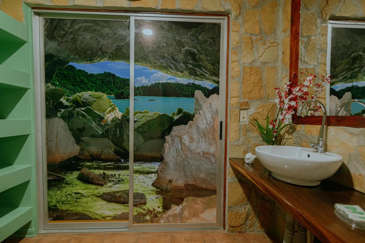 קפוס Oasis Diverse Adult Retreat מראה חיצוני תמונה