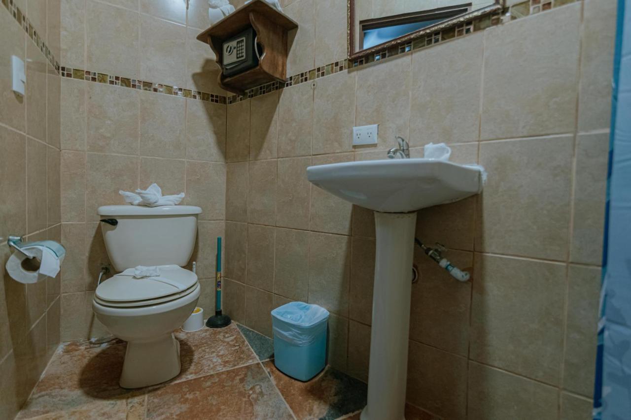 קפוס Oasis Diverse Adult Retreat מראה חיצוני תמונה